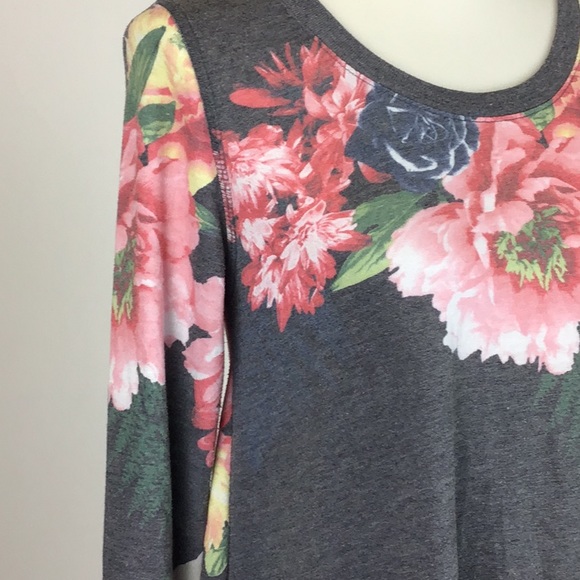 Philosophy Gray Pink Botanical trellis tunic, MED - Picture 3 of 9